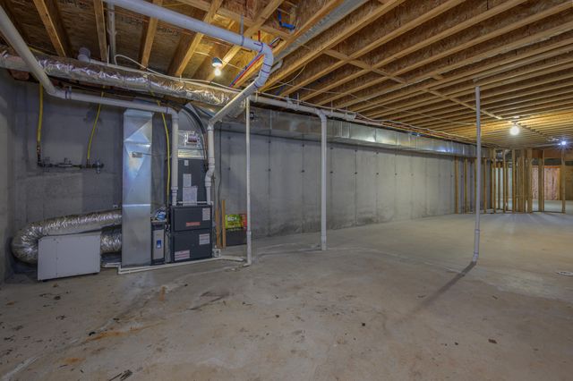 1418 E River Oaks Lane, Springfield, MO 65804