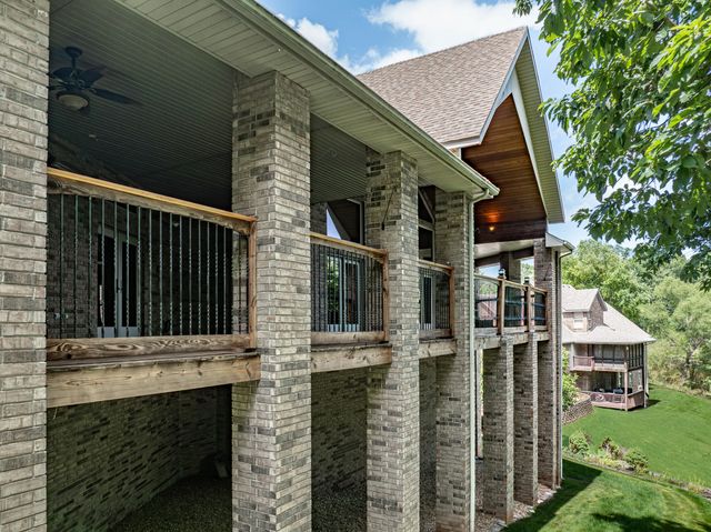 1418 E River Oaks Lane, Springfield, MO 65804