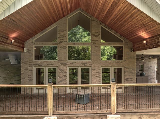 1418 E River Oaks Lane, Springfield, MO 65804