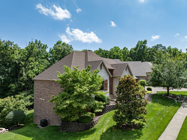 1418 E River Oaks Lane, Springfield, MO 65804