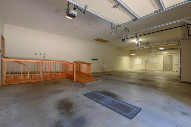 1418 E River Oaks Lane, Springfield, MO 65804