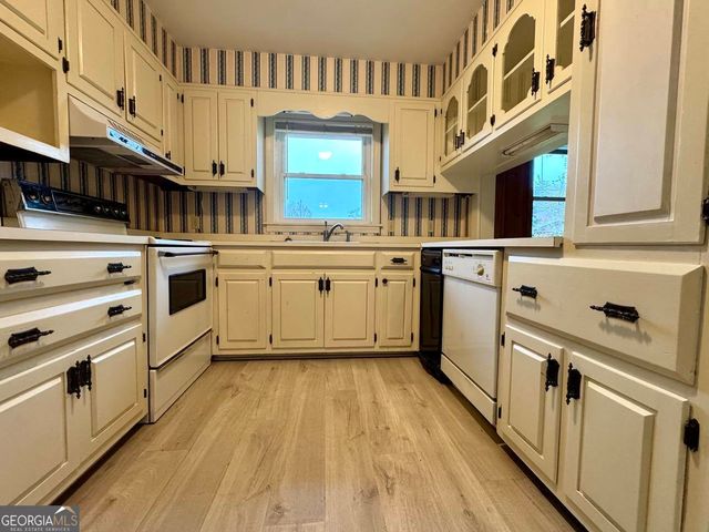 1077 Highway 76 W, Clayton, GA 30525