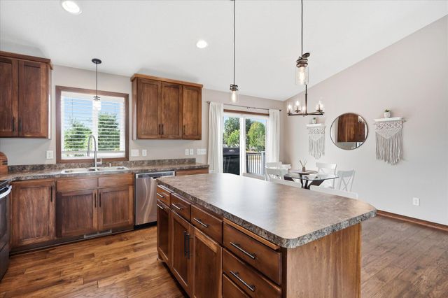 5209 49th Avenue N, Crystal, MN 55429