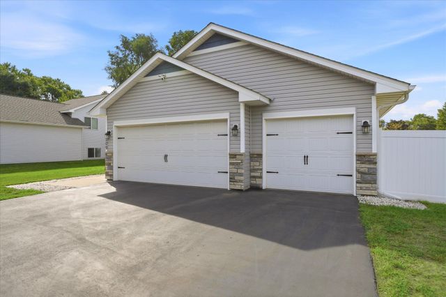 5209 49th Avenue N, Crystal, MN 55429