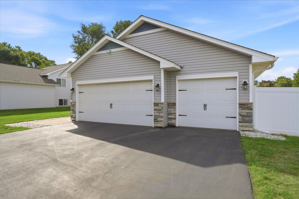 5209 49th Avenue N, Crystal, MN 55429 — photo 3