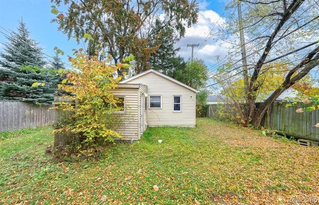 24917 Frederick Street, Saint Clair Shores, MI 48080