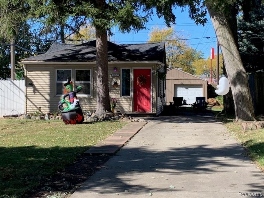 24917 Frederick Street, Saint Clair Shores, MI 48080