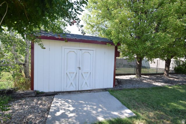 324 W MUTTON HOLLOW RD, Kaysville, UT 84037