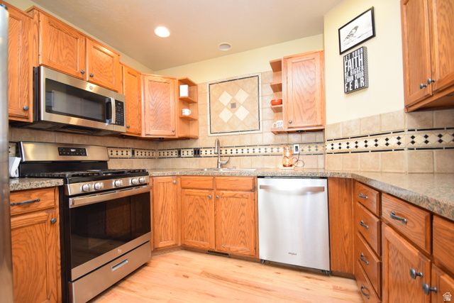 324 W MUTTON HOLLOW RD, Kaysville, UT 84037