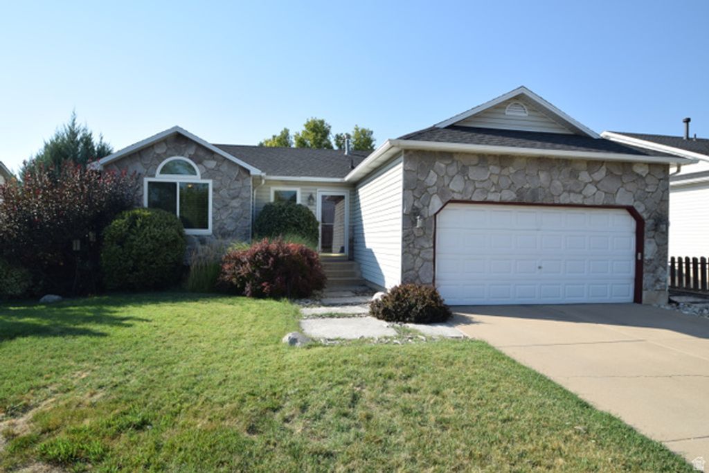 324 W MUTTON HOLLOW RD, Kaysville, UT 84037