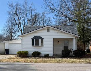 809 S 16TH Street, Herrin, IL 62948