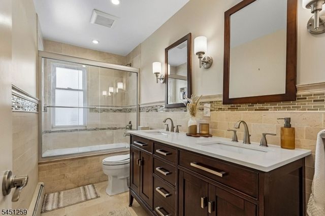40 Oleander Way, Clark Twp., NJ 07066