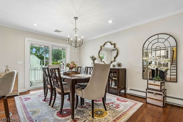 40 Oleander Way, Clark Twp., NJ 07066