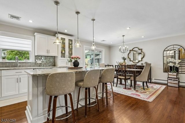 40 Oleander Way, Clark Twp., NJ 07066