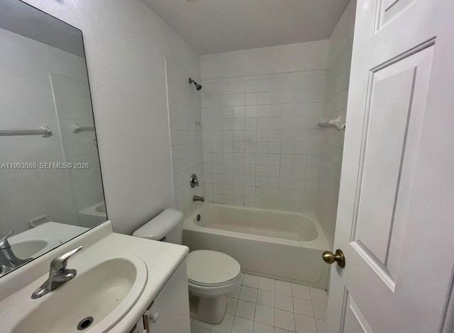 2740 SE 15th Rd 20, Homestead, FL 33035