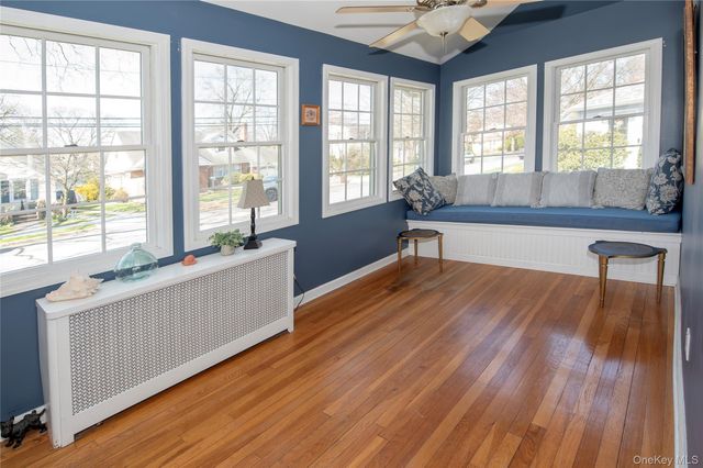 81 Chestnut Avenue, Floral Park, NY 11001