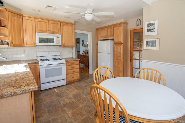 81 Chestnut Avenue, Floral Park, NY 11001