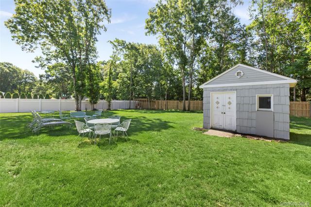 18 Ashford Drive, Bohemia, NY 11716