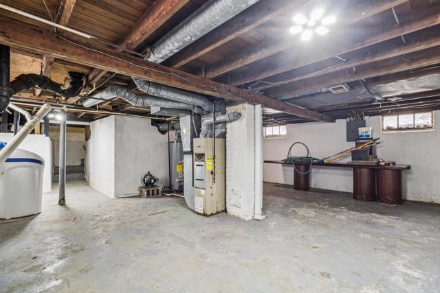 1121 W Boatfield Avenue, Flint, MI 48507