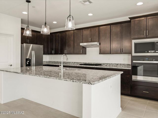 1519 E Cattle Graze Loop, Sahuarita, AZ 85629