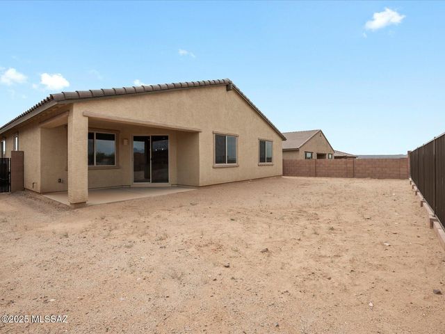 1519 E Cattle Graze Loop, Sahuarita, AZ 85629