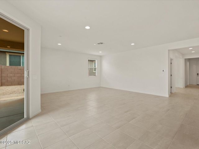 1519 E Cattle Graze Loop, Sahuarita, AZ 85629