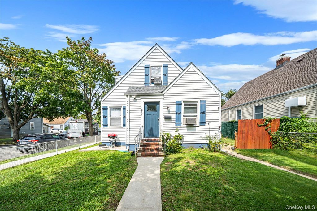 26903 Union Turnpike, New Hyde Park, NY 11040 — exterior