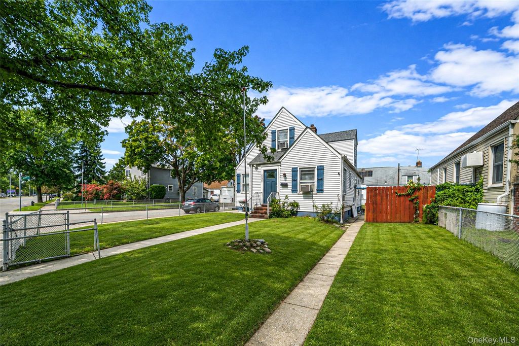 26903 Union Turnpike, New Hyde Park, NY 11040 — photo 3