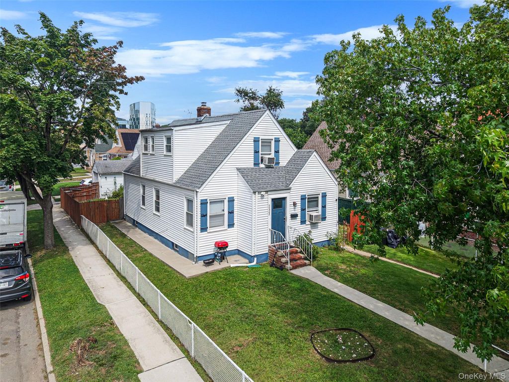 26903 Union Turnpike, New Hyde Park, NY 11040 — photo 4