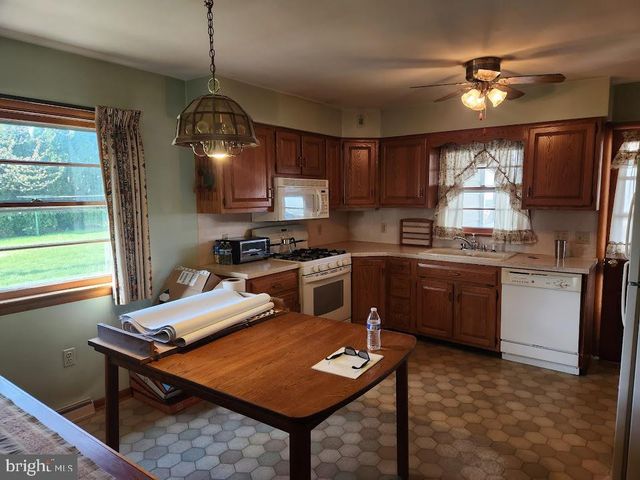 1736 HERITAGE AVE, Lancaster, PA 17603