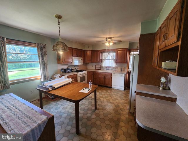 1736 HERITAGE AVE, Lancaster, PA 17603