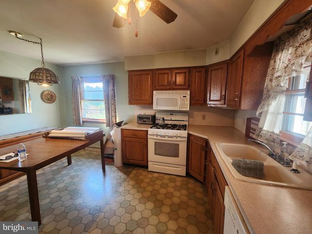1736 HERITAGE AVE, Lancaster, PA 17603