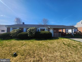 1736 HERITAGE AVE, Lancaster, PA 17603