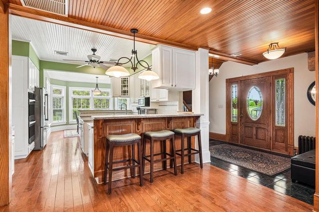 10763 N Cedarburg ROAD, Mequon, WI 53092