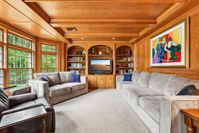 10763 N Cedarburg ROAD, Mequon, WI 53092