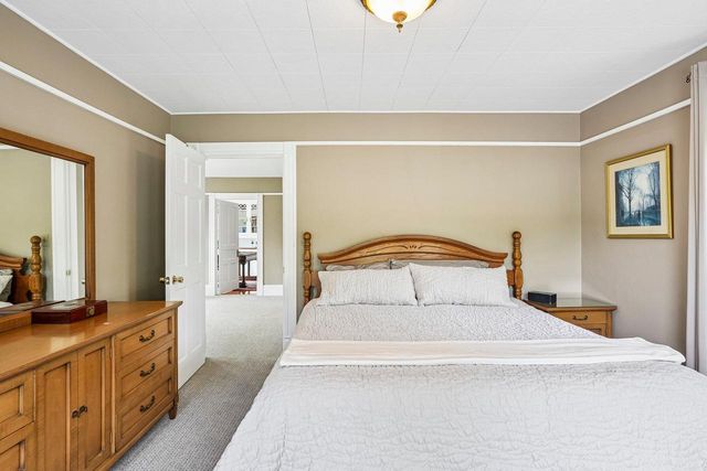 10763 N Cedarburg ROAD, Mequon, WI 53092