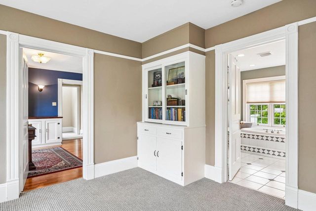 10763 N Cedarburg ROAD, Mequon, WI 53092