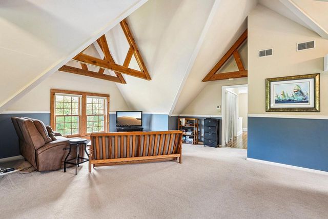10763 N Cedarburg ROAD, Mequon, WI 53092