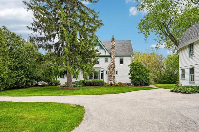 10763 N Cedarburg ROAD, Mequon, WI 53092