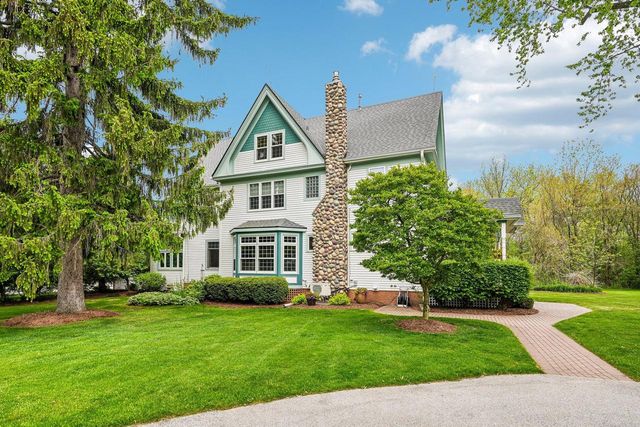 10763 N Cedarburg ROAD, Mequon, WI 53092
