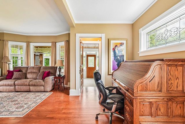 10763 N Cedarburg ROAD, Mequon, WI 53092