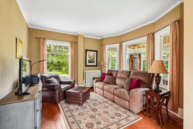 10763 N Cedarburg ROAD, Mequon, WI 53092