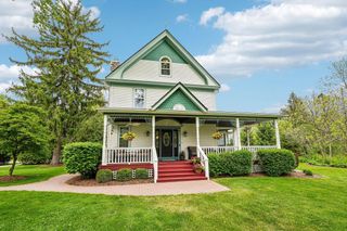 10763 N Cedarburg ROAD, Mequon, WI 53092