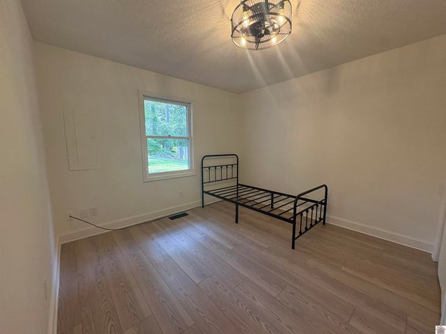 6015 Oakhaven Drive, Paducah, KY 42003