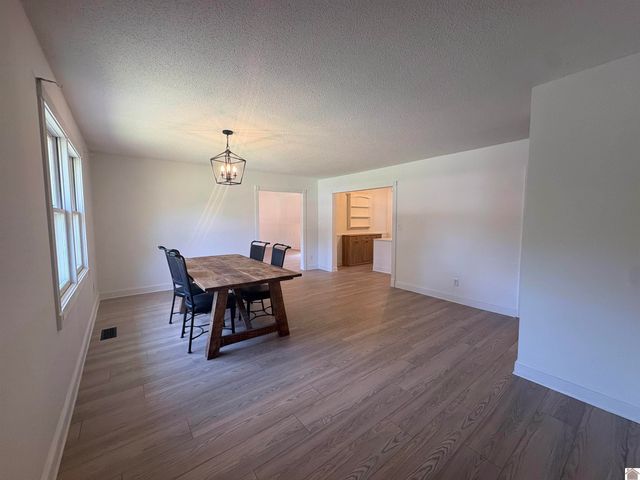 6015 Oakhaven Drive, Paducah, KY 42003
