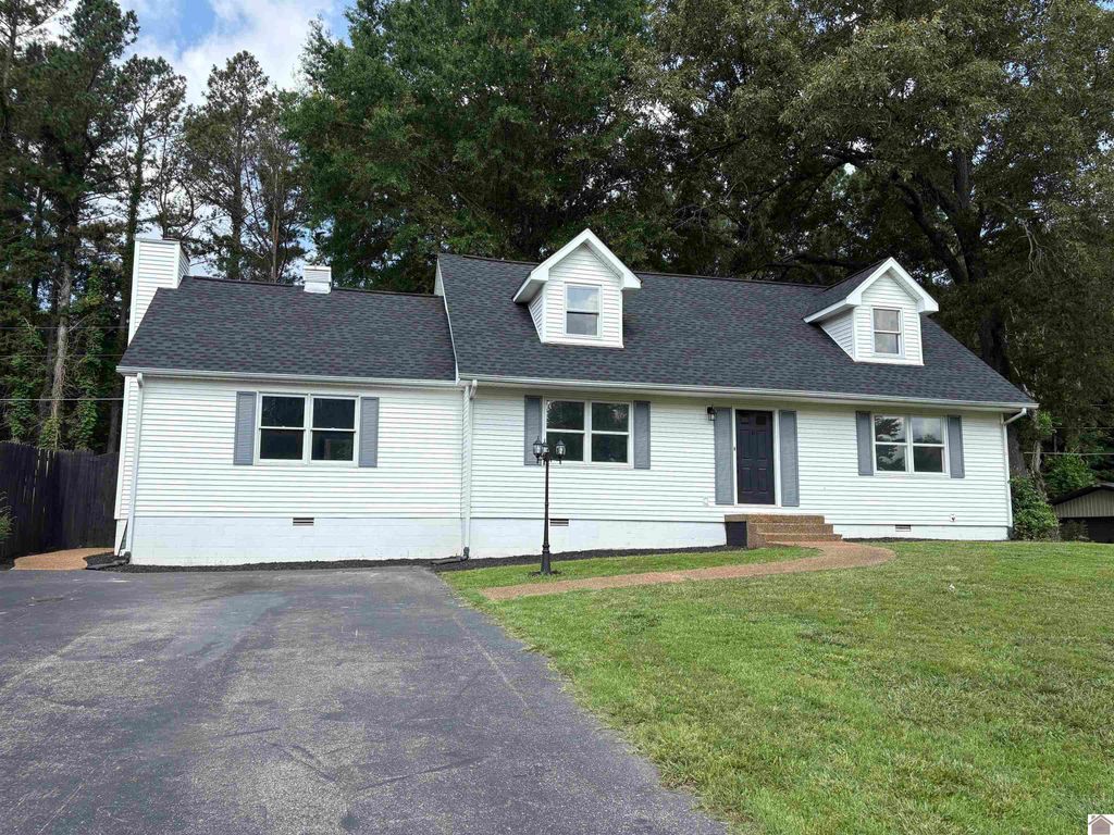 6015 Oakhaven Drive, Paducah, KY 42003
