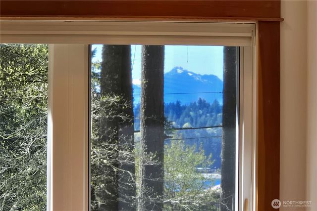 15068 Komedal Road NE, Bainbridge Island, WA 98110