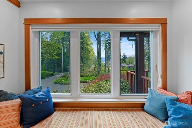15068 Komedal Road NE, Bainbridge Island, WA 98110