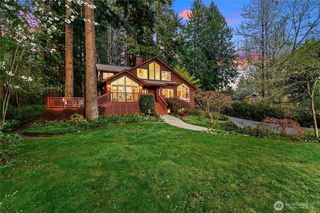 15068 Komedal Road NE, Bainbridge Island, WA 98110