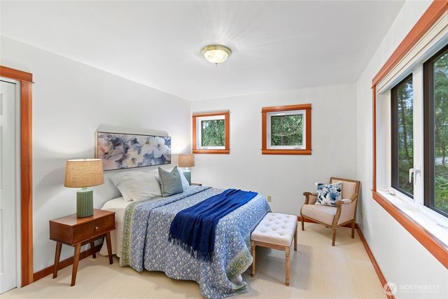 15068 Komedal Road NE, Bainbridge Island, WA 98110